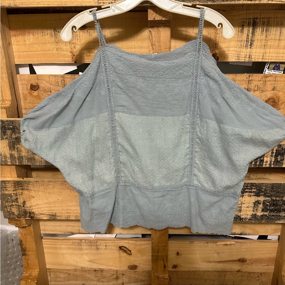 Entro Women's Size Small Cold Shoulder Embroidery Eyelet Top sage green